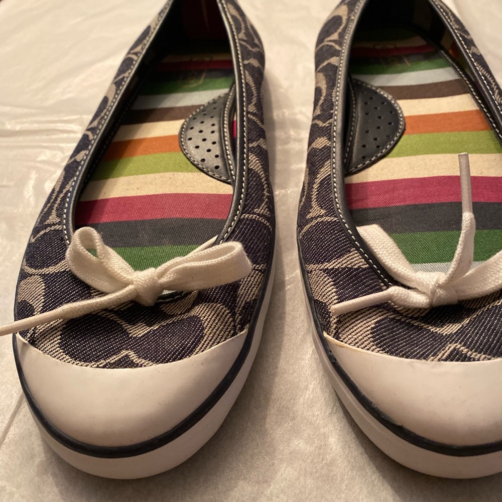 Authentic signature Coach flats